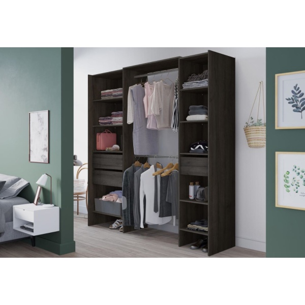 Armadio aperto di 192 x 50 cm con 2 barre, 3 cassetti e 9 ripiani. Grande capacità di archiviazione