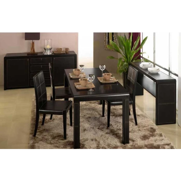 Tavolo da soggiorno in legno massiccio