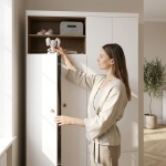 Armadio cameretta Gamil Vicawu con spazio contenitivo pratico e design moderno
